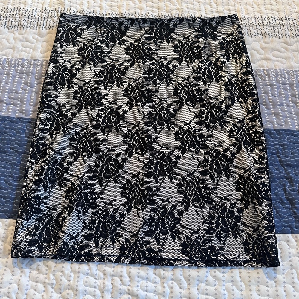 Azules Black Floral Lace Mini Skirt